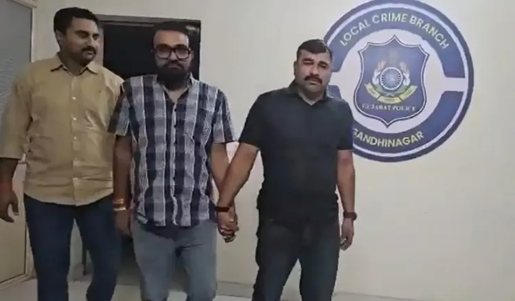 गांधीनगर में आईपीएल सट्टेबाजी का मामला: आरोपी गिरफ्तार, 5.30 लाख की नकद राशि जब्त