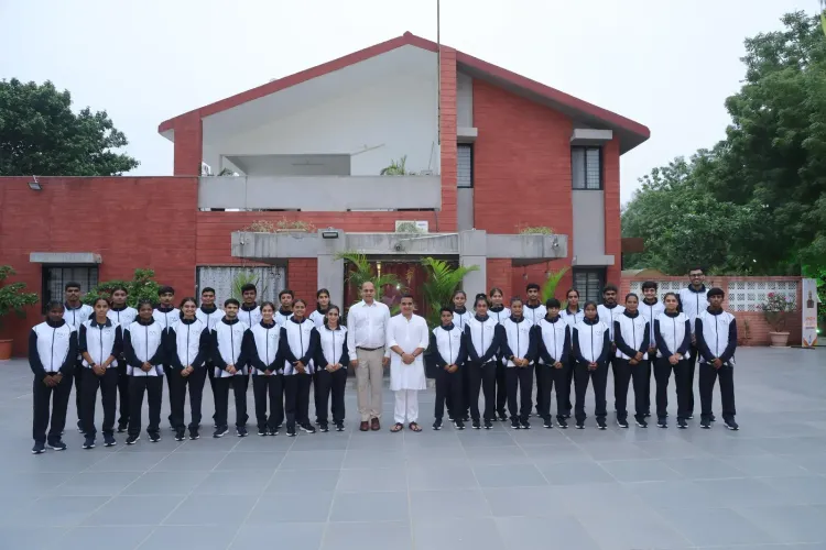 गांधीनगर में उभरते खिलाड़ियों से मिले उपमुख्यमंत्री हर्ष संघवी, बोले- हर चेहरे पर दिखता है आत्मविश्वास
