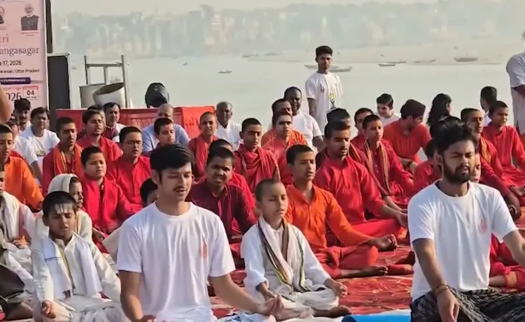 गंगोत्री से गंगासागर योग यात्रा: वाराणसी के रविदास घाट पर 17 जून को हुआ सामूहिक योगाभ्यास