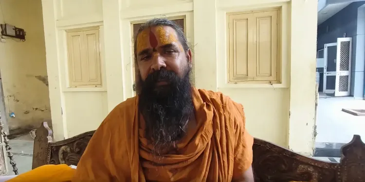 गरबा पंडाल में गैर-हिंदुओं की एंट्री पर महामंडलेश्वर राम गोपाल दास का बयान, आयोजकों से प्रतिबंध की माँग