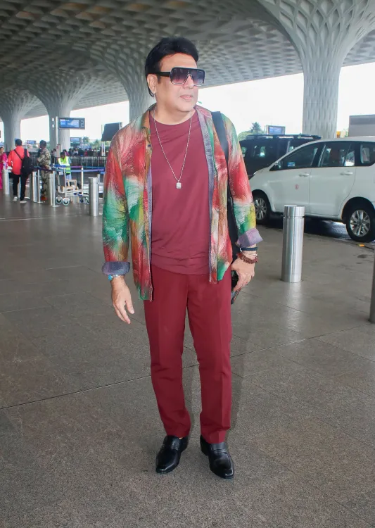 क्या गरीबी में जन्म लेने के बाद राजनीति ने गोविंदा का करियर खत्म किया?