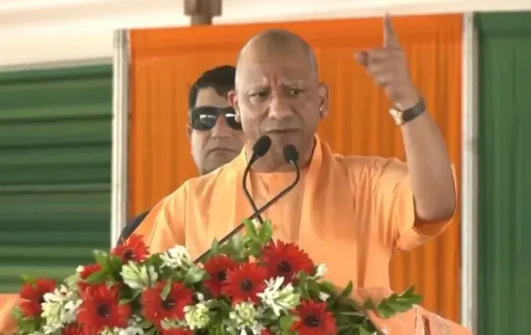 सीएम योगी का सपा-कांग्रेस पर हमला: 'माफिया के मरने पर बहते हैं इनके आंसू, गरीबों से नहीं कोई सरोकार'