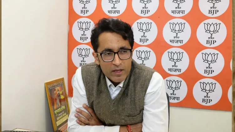 भारत की GDP ग्रोथ 7.8% पर पहुँची, BJP ने राहुल गांधी से माँगी माफी; कांग्रेस ने उठाए आम आदमी के सवाल
