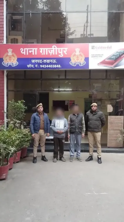 क्या गाजीपुर पुलिस ने फर्जी हस्ताक्षर और स्टाम्प बनाने वाले दो शातिर अपराधियों को गिरफ्तार किया?