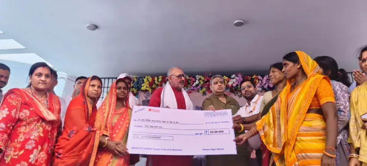 Giriraj Singh disburses ₹102 cr SHG loans in Begusarai