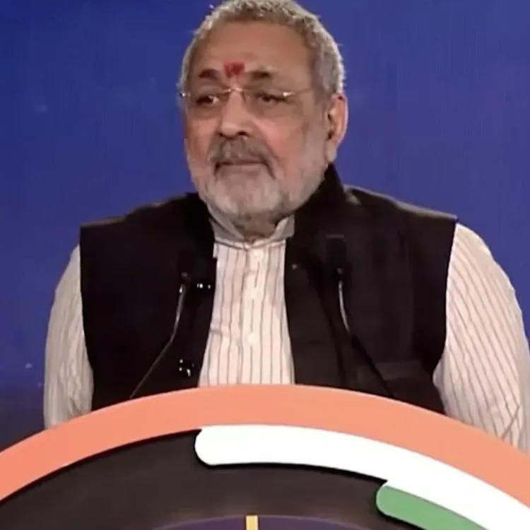 Giriraj Singh Hails Modi on FTAs, Hits Back at Opposition