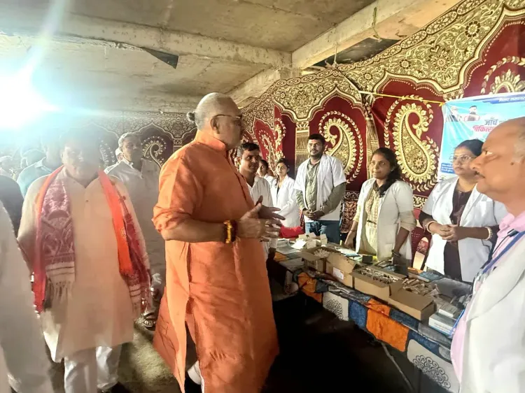 Giriraj Singh holds health camp in Begusarai's Matihani