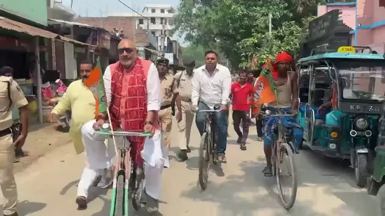 Giriraj Singh leads cycle yatra in Garhpura for green India