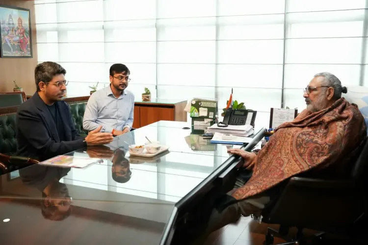 Giriraj Singh meets Libas CEO, backs brand's Make in India push