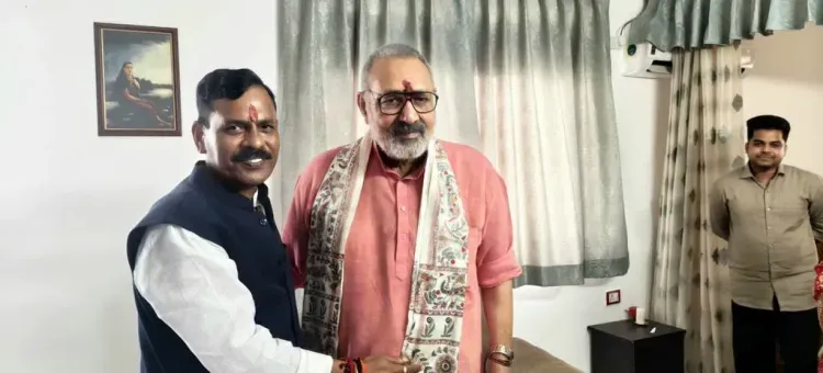Giriraj Singh Meets LJP Candidate's Newlywed Son in Sahebpur Kamal