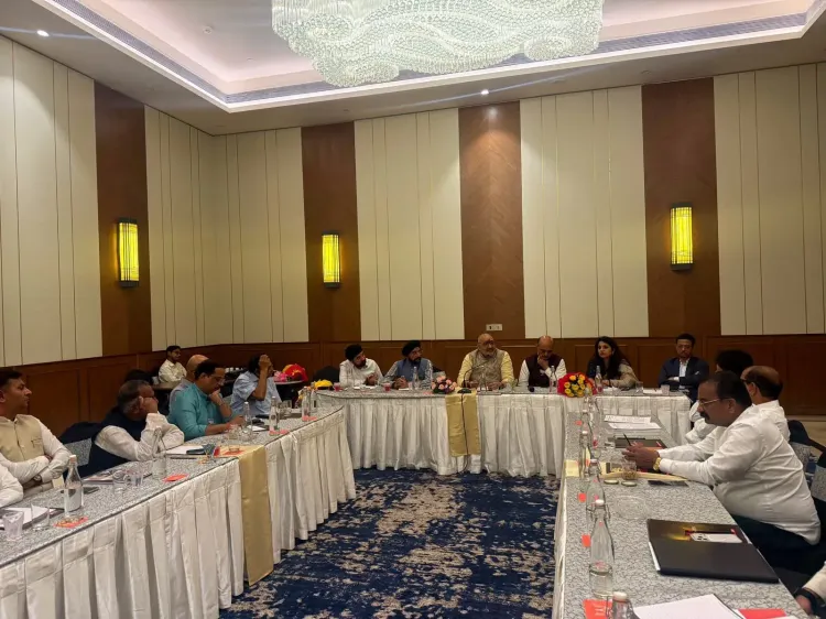 Giriraj Singh Meets Maharashtra Cotton Stakeholders