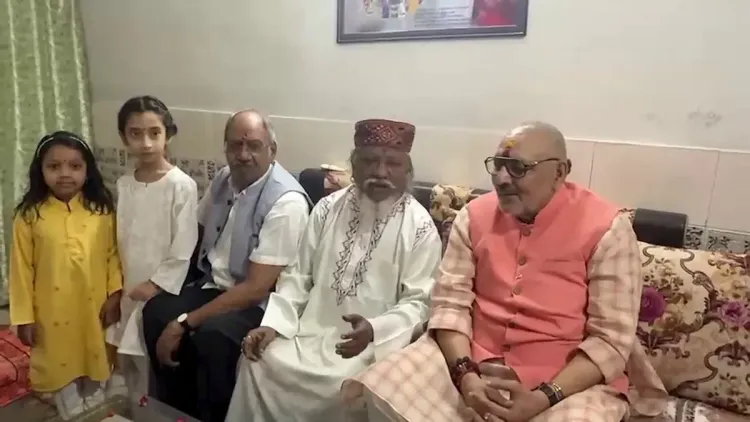 Giriraj Singh Meets Padma Shri Bharti Bandhu in Raipur