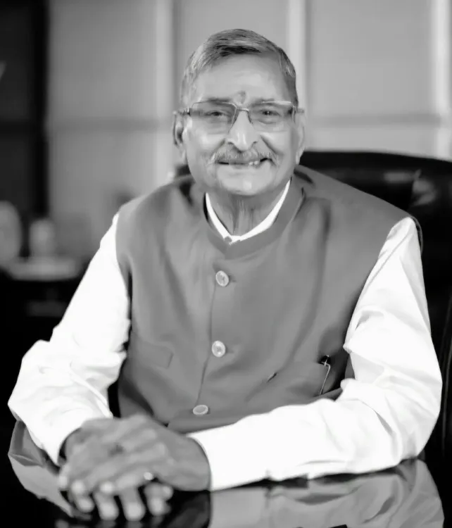 Giriraj Singh mourns passing of BJP leader R.K. Sinha