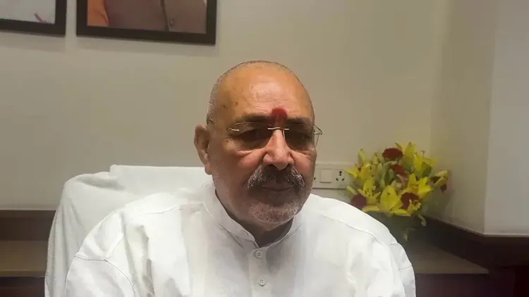 Giriraj Singh targets Opposition over 'sadhu disguise' theft row