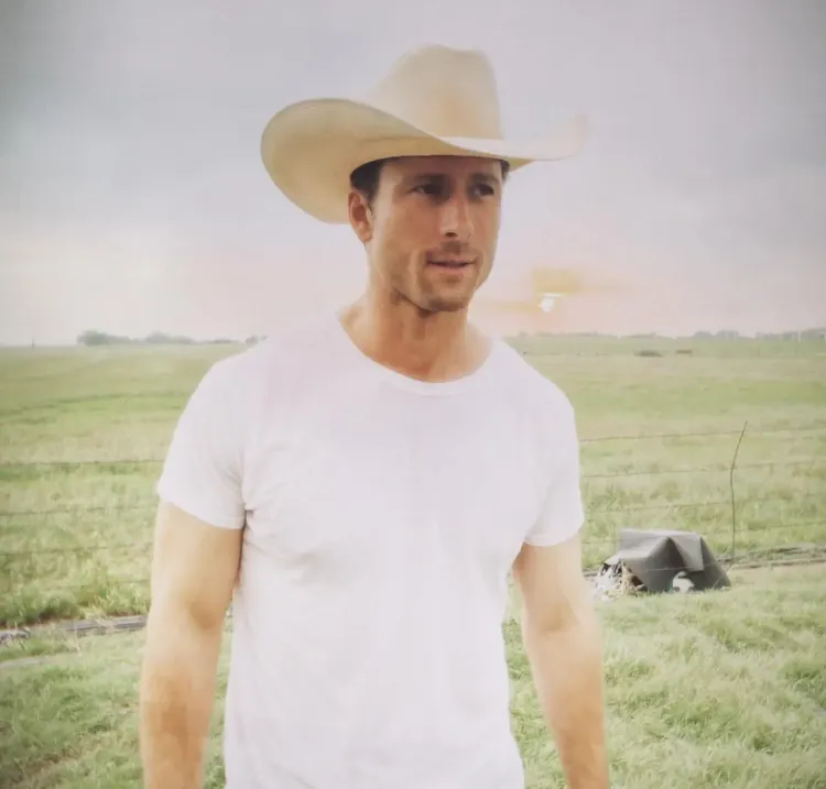 Did Glen Powell Learn His ‘Running Techniques’ from Tom Cruise?