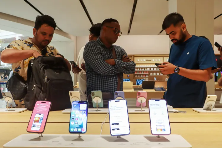 Apple Takes the Lead in Global Smartphone Shipments for Q1 2026