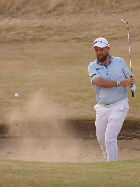 Lowry fires 62 to lead Irish Open by 3 shots after Round 2
