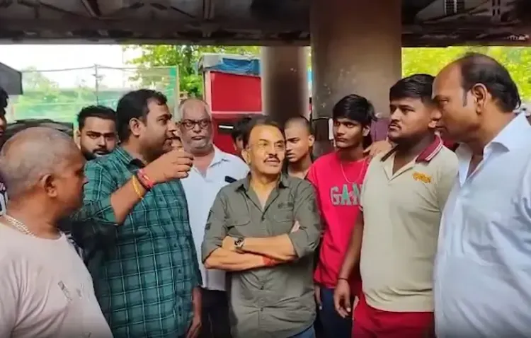 गोरेगांव गैस लीक: संजय निरुपम का बीएमसी पर हमला, अवैध इलेक्ट्रोप्लेटिंग यूनिट बंद करने की माँग