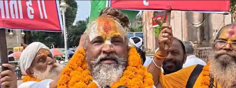 क्या कंप्यूटर बाबा ने गायों को 'राजमाता' का दर्जा देने की मांग की?