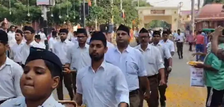 गोवर्धन में आरएसएस का 12 किमी पथ संचलन, शताब्दी वर्ष के समापन पर ब्रज प्रांत में हजारों स्वयंसेवक एकजुट
