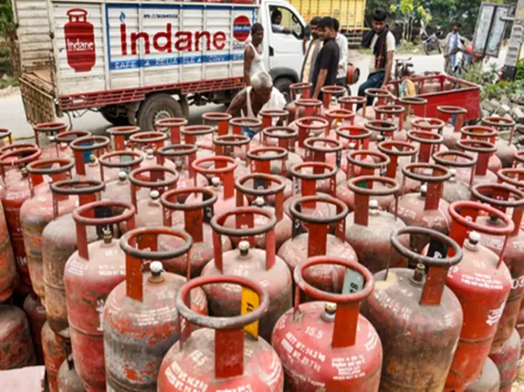Government Addresses Misinformation on LPG; Urges States to Enhance Public Communication