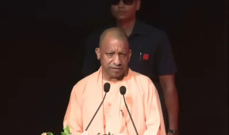 योगी आदित्यनाथ का गांधी जयंती पर वार: ग्राम स्वराज में परिवारवाद की कोई जगह नहीं