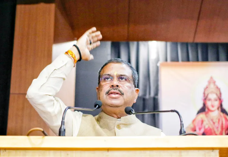 How Did Union Minister Pradhan Get Such a Grand Welcome After NDA’s Big Win in Bihar?