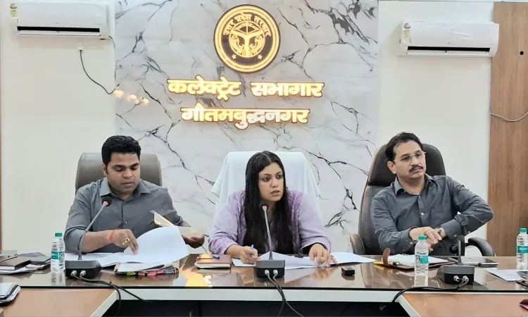 गौतमबुद्धनगर: मनमानी फीस वृद्धि पर 7 निजी स्कूलों पर ₹7 लाख का जुर्माना, UP अधिनियम 2018 का उल्लंघन