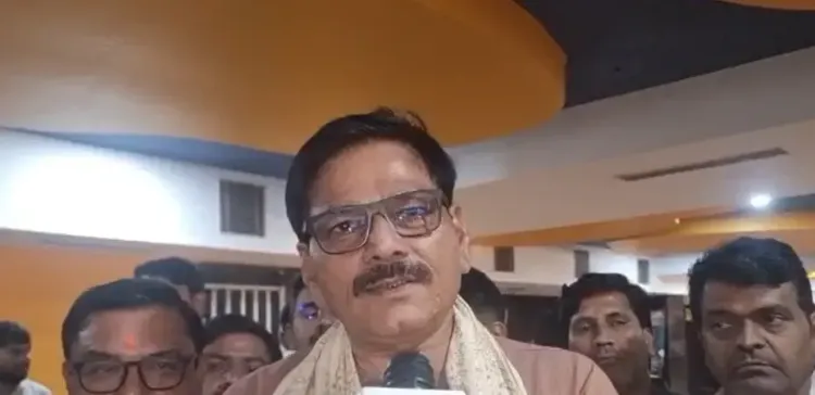 क्या ग्रेटर नोएडा में 'अजेय' फिल्म को लेकर दर्शकों में भारी उत्साह है?