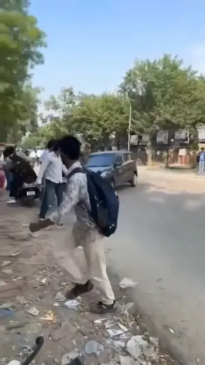 ग्रेटर नोएडा में तेज रफ्तार कार ने 4 लोगों को रौंदा, चालक मौके से फरार; पुलिस टीमें सक्रिय