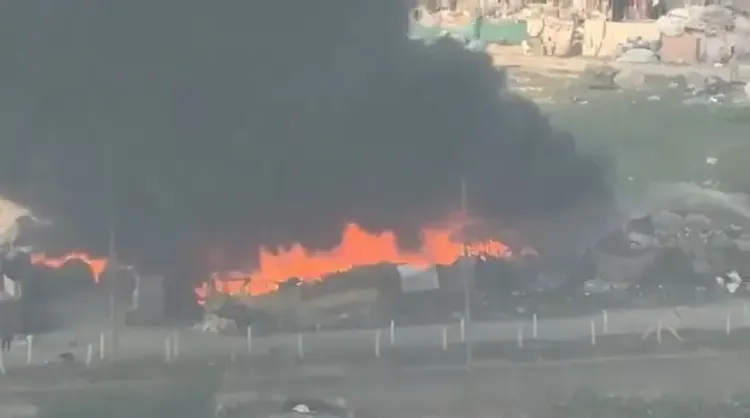 क्या ग्रेटर नोएडा में झुग्गियों में लगी भीषण आग ने कई परिवारों को बेघर कर दिया?