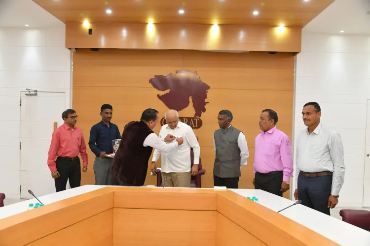 क्या सीएम भूपेंद्र पटेल ने 'आर्म्ड फोर्सेज फ्लैग डे' पर सैनिकों को श्रद्धांजलि दी?