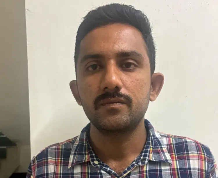 Gujarat cop held in ACB trap for ₹6,000 bribe in Ahmedabad