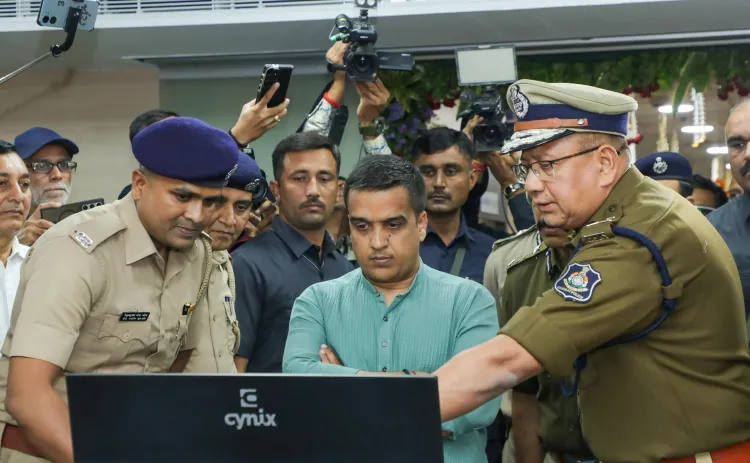 क्या गुजरात साइबर सेंटर ने मानव तस्करी रैकेट का पर्दाफाश किया है, जो म्यांमार और फिलीपींस समेत कई देशों में फैला है?