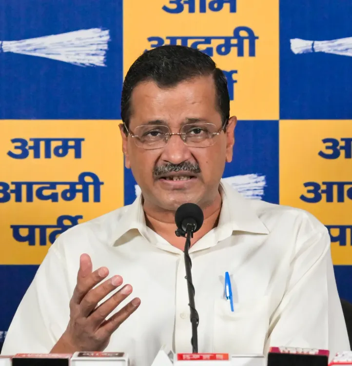 गुजरात में 'आप' की बढ़ती लोकप्रियता से चिंतित भाजपा, कार्यकर्ताओं की गिरफ्तारी पर केजरीवाल का आरोप