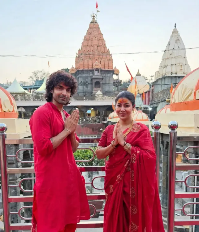 Gurmeet Choudhary, Debina Bonnerjee witness Bhasma Aarti at Mahakaleshwar
