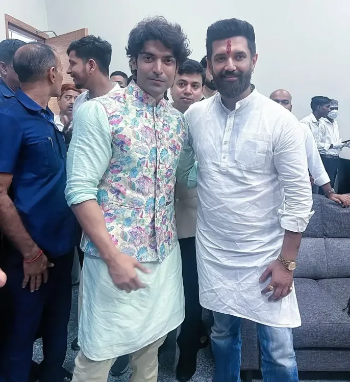 Did Gurmeet Choudhary Just Receive the Bihar Gaurav Award?