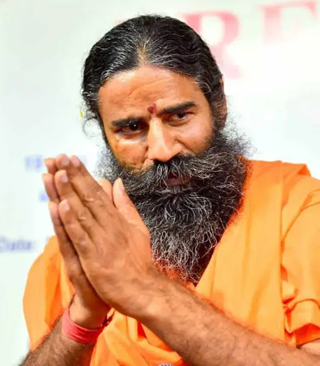बाबा रामदेव का दिल्ली विश्वविद्यालय में बयान: 'मजहब अलग, पर पूर्वज एक — मुसलमानों को कोई खतरा नहीं'