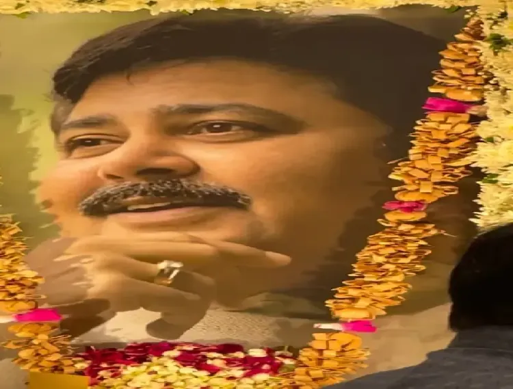 क्या सतीश शाह की प्रार्थना सभा में किशोरी शहाणे हुईं इमोशनल?