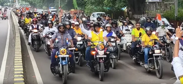 हर घर तिरंगा अभियान: प्रयागराज में तिरंगा मोटरसाइकिल रैली, सुभाष चौक से चंद्रशेखर शहीद स्थल तक जुलूस