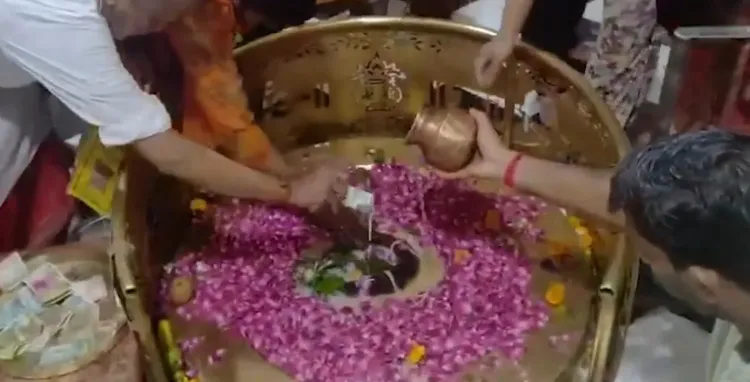 सावन के दूसरे सोमवार पर हरिद्वार, देवघर और नागांव में उमड़ा आस्था का सैलाब, लाखों भक्तों ने किया जलाभिषेक