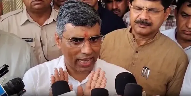 हरियाणा स्कूलों में मीडिया प्रवेश पर नया आदेश: शिक्षा मंत्री महिपाल ढांडा बोले — बच्चों की सुरक्षा सर्वोपरि