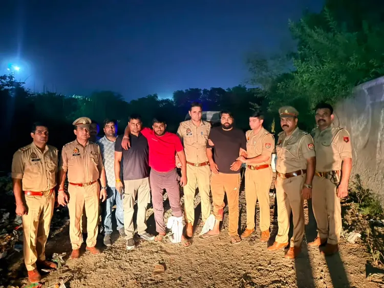 ग्रेटर नोएडा मुठभेड़: हत्या के दो आरोपी गोली लगने से घायल, अवैध तमंचे और बिना नंबर की बाइक बरामद