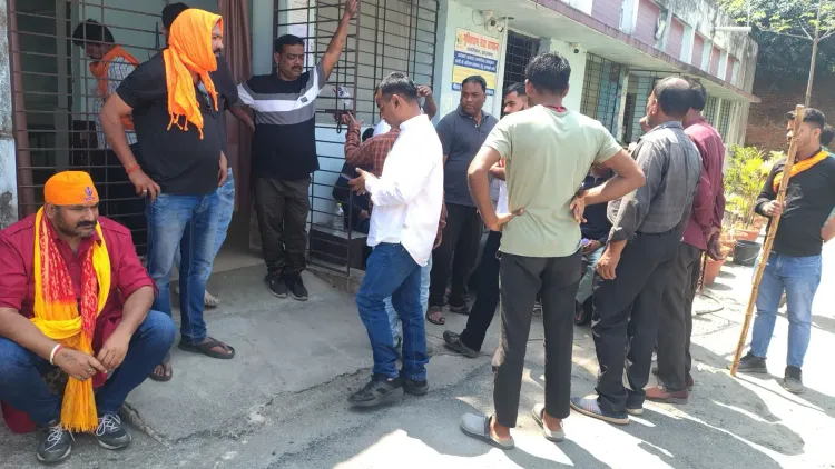 हजारीबाग में रामनवमी उत्सव में हिंसक टकराव: दो की जान गई, 450 घायल