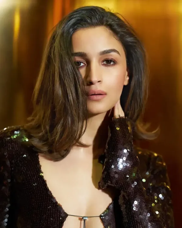 How Does Alia Bhatt Enjoy Her Perfect Mornings?