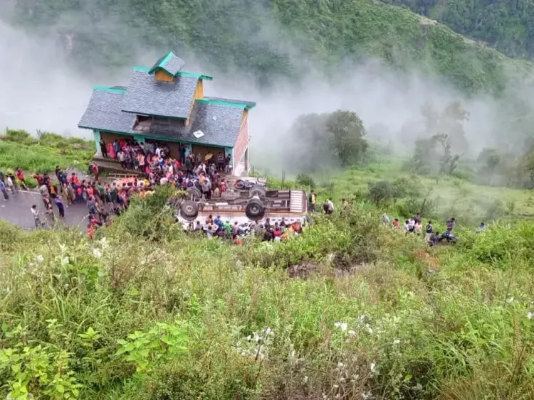 चंबा बस हादसा: अनियंत्रित बस खाई में गिरी, 7 की मौत, 11 घायल — दो महीनों में 25 से अधिक जानें गईं