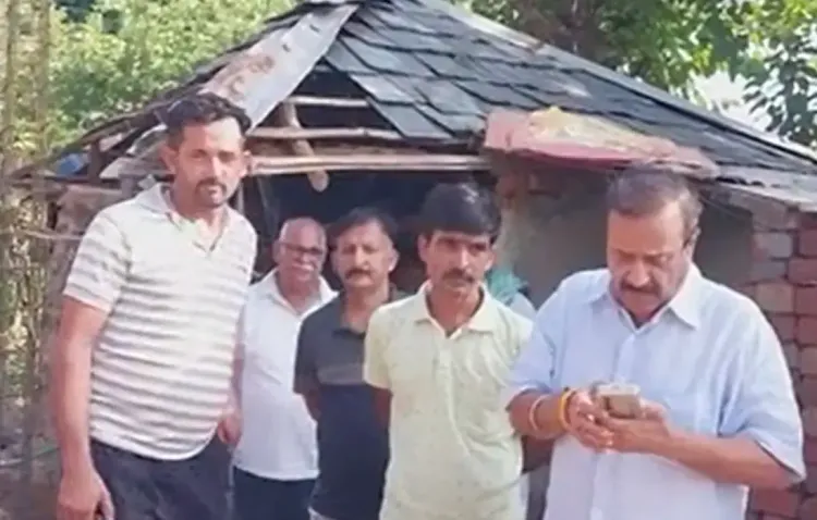 क्या कांग्रेस नेता अजय महाजन ने बाढ़ प्रभावित क्षेत्रों का दौरा किया?