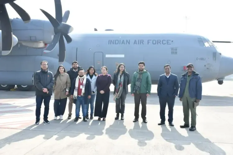 क्या 57 शोधार्थियों का प्रतिनिधिमंडल हिंडन एयरफोर्स स्टेशन पर भारतीय वायुसेना के जवानों से बातचीत करने पहुंचा?