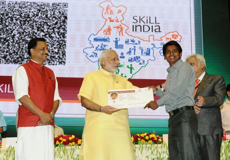 क्या पीएमकेवीवाई 4.0 के तहत 38 क्षेत्रों में 27 लाख से अधिक युवाओं को कौशल प्रशिक्षण दिया गया?