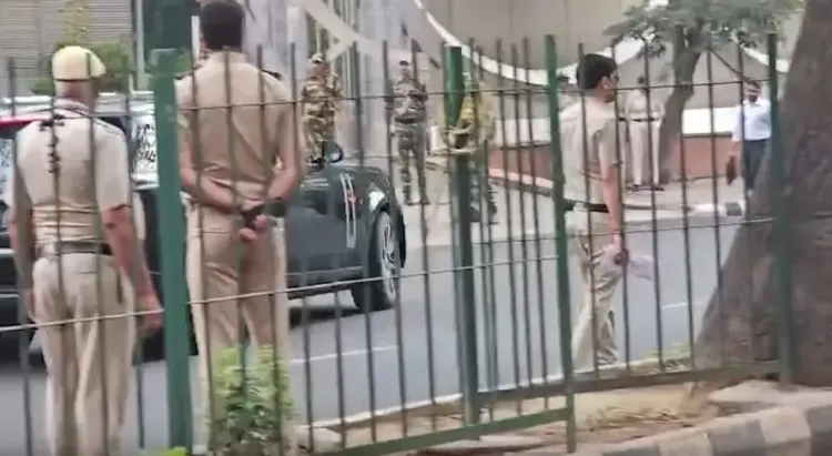 करूर भगदड़ मामले में सीबीआई के सामने तीसरी बार पूछताछ के लिए गए विजय